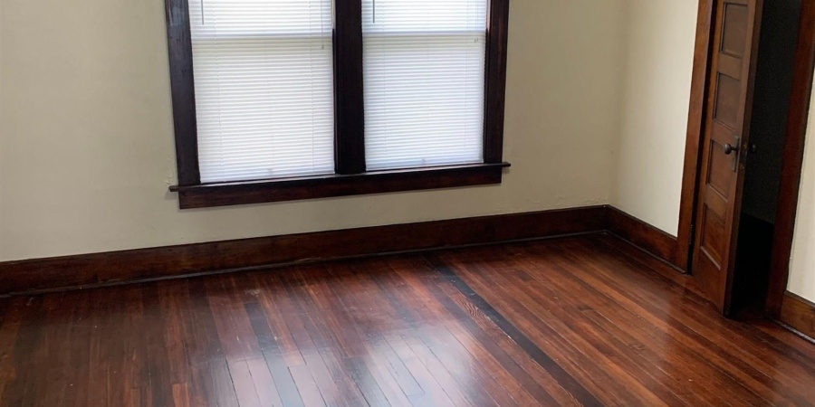 424 E Cottage Grove Avenue, Bloomington, Indiana 47408-3609,MLS,202538690