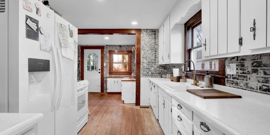 1125 Dixie Highway, Mitchell, Indiana 47446,MLS,202539096