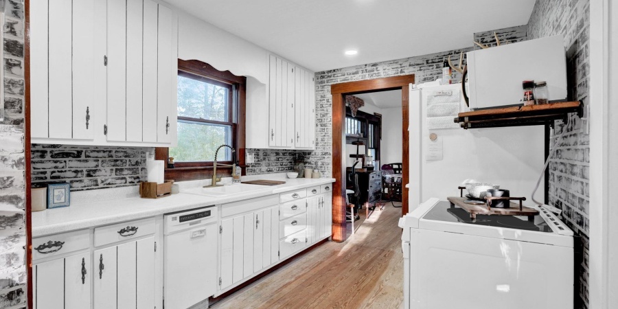 1125 Dixie Highway, Mitchell, Indiana 47446,MLS,202539096