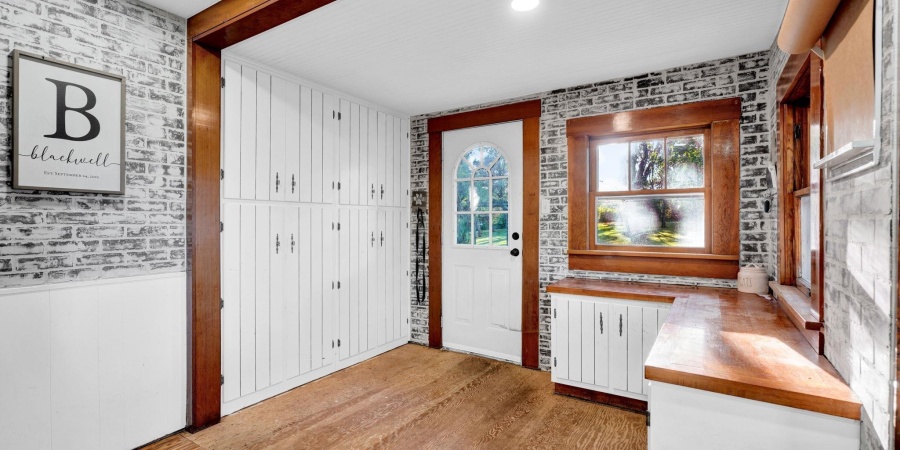 1125 Dixie Highway, Mitchell, Indiana 47446,MLS,202539096