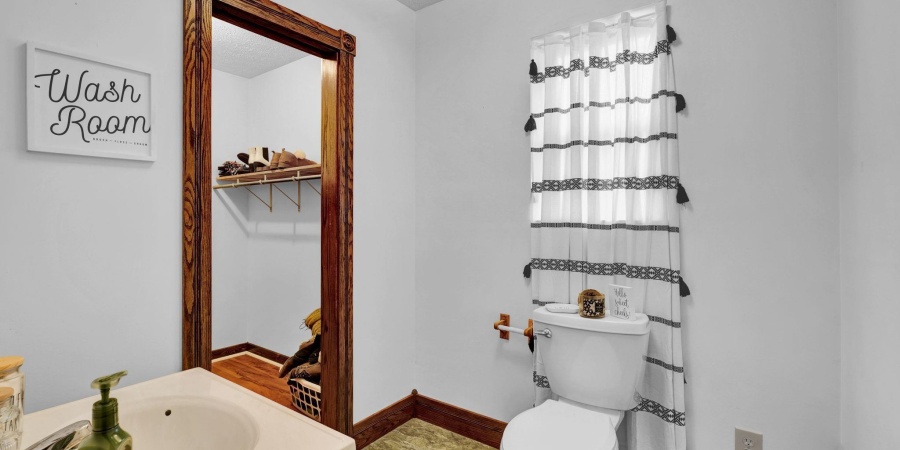 1125 Dixie Highway, Mitchell, Indiana 47446,MLS,202539096