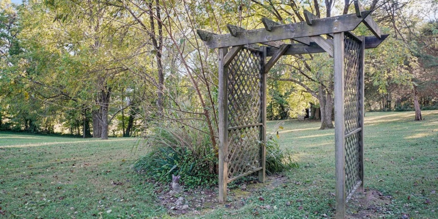 1125 Dixie Highway, Mitchell, Indiana 47446,MLS,202539096