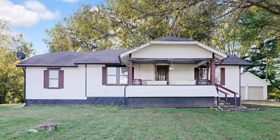 1125 Dixie Highway, Mitchell, Indiana 47446,MLS,202539096