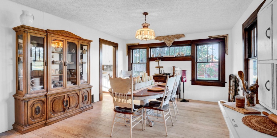 1125 Dixie Highway, Mitchell, Indiana 47446,MLS,202539096