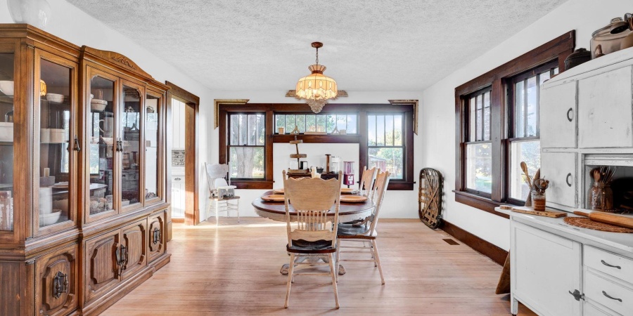 1125 Dixie Highway, Mitchell, Indiana 47446,MLS,202539096