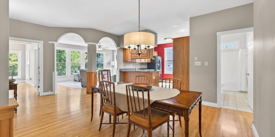 933 S Fenbrook Court, Bloomington, Indiana 47401,MLS,202539130