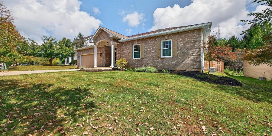 933 S Fenbrook Court, Bloomington, Indiana 47401,MLS,202539130