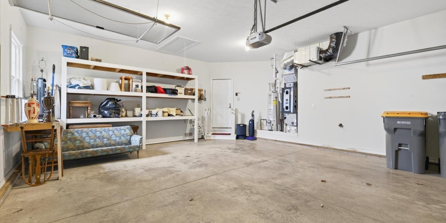 933 S Fenbrook Court, Bloomington, Indiana 47401,MLS,202539130