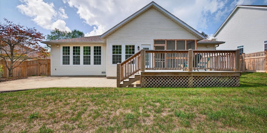 933 S Fenbrook Court, Bloomington, Indiana 47401,MLS,202539130