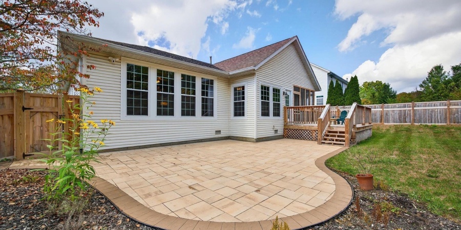 933 S Fenbrook Court, Bloomington, Indiana 47401,MLS,202539130