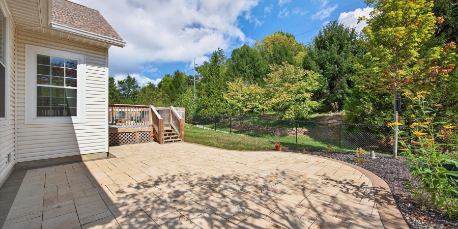 933 S Fenbrook Court, Bloomington, Indiana 47401,MLS,202539130