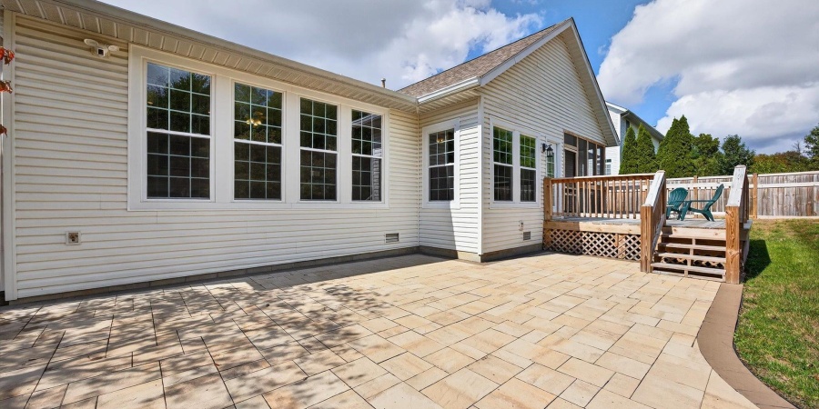 933 S Fenbrook Court, Bloomington, Indiana 47401,MLS,202539130