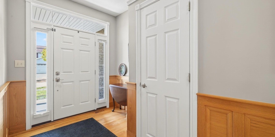 933 S Fenbrook Court, Bloomington, Indiana 47401,MLS,202539130