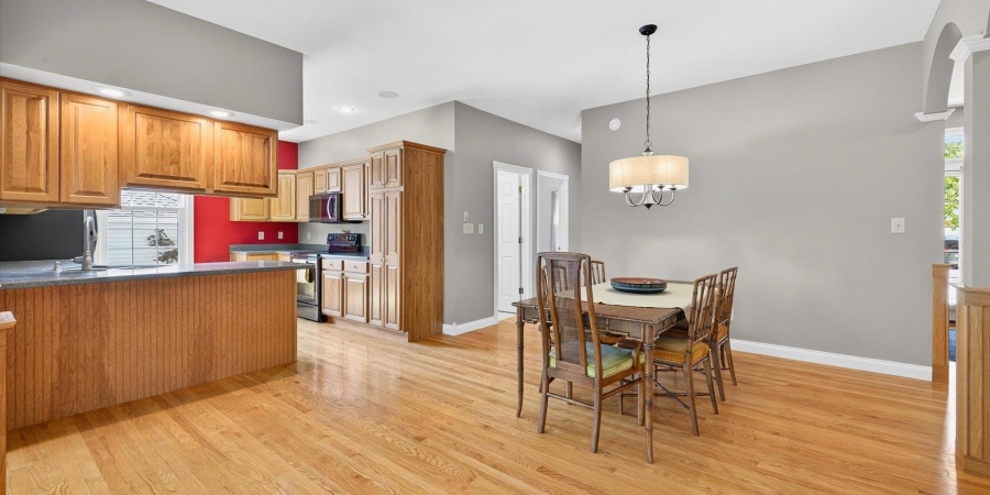 933 S Fenbrook Court, Bloomington, Indiana 47401,MLS,202539130