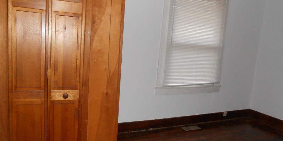 215 E 12th Street, Bloomington, Indiana 47408,MLS,202539236