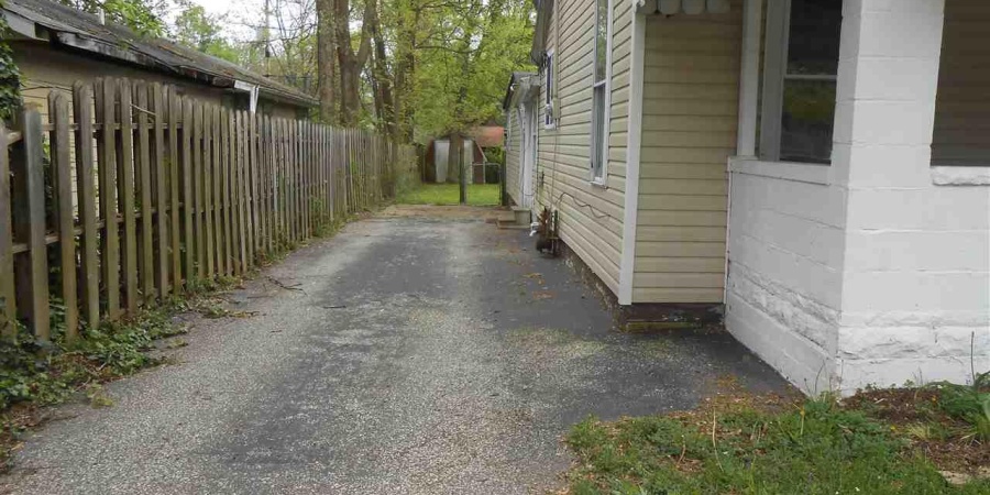 831 W 6th Street, Bloomington, Indiana 47404,MLS,202539242