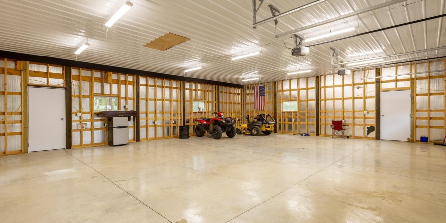 9045 E Pine Road, Bloomfield, Indiana 47424,MLS,202539317