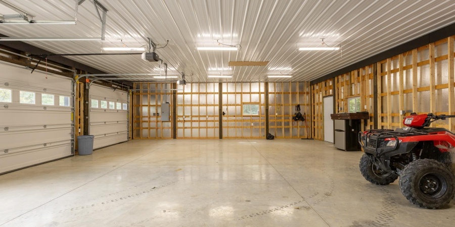 9045 E Pine Road, Bloomfield, Indiana 47424,MLS,202539317