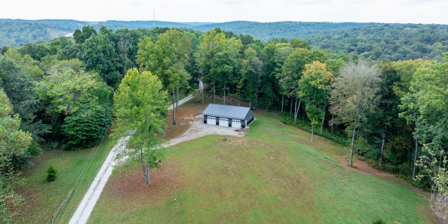 9045 E Pine Road, Bloomfield, Indiana 47424,MLS,202539317