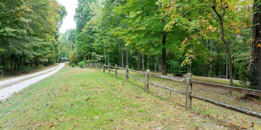 9045 E Pine Road, Bloomfield, Indiana 47424,MLS,202539317