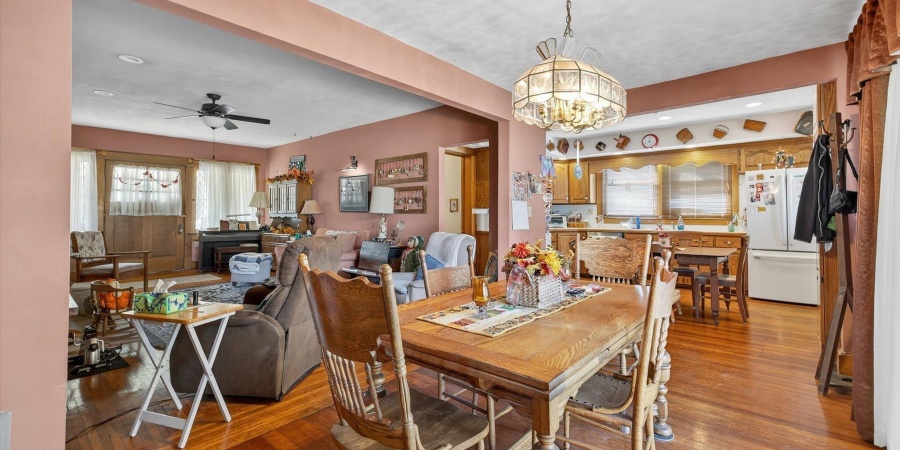 430 W Spring Street, Bloomfield, Indiana 47424-1110,MLS,202539687