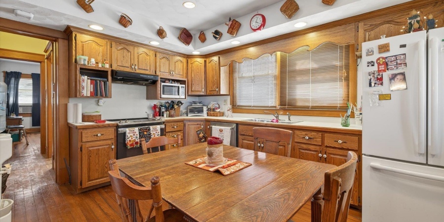 430 W Spring Street, Bloomfield, Indiana 47424-1110,MLS,202539687