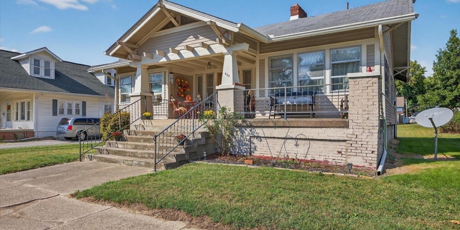 430 W Spring Street, Bloomfield, Indiana 47424-1110,MLS,202539687