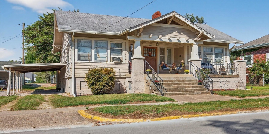 430 W Spring Street, Bloomfield, Indiana 47424-1110,MLS,202539687