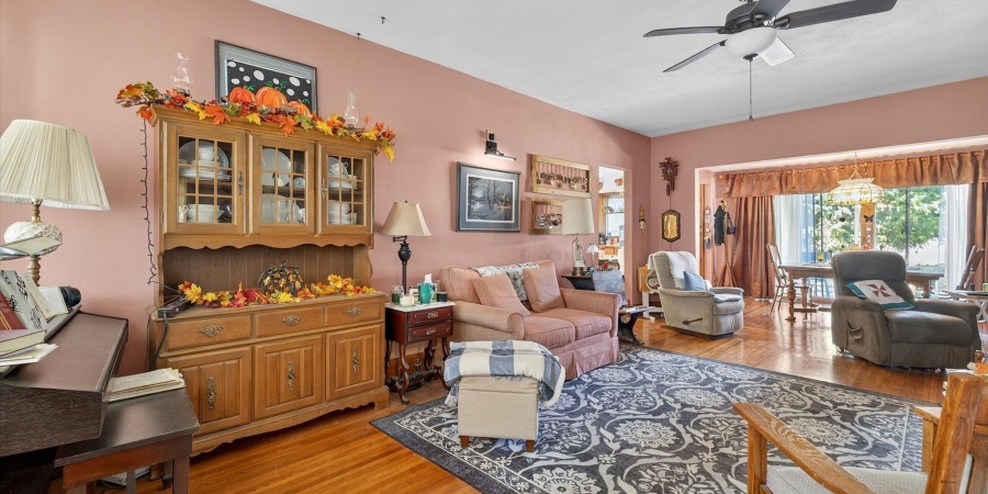 430 W Spring Street, Bloomfield, Indiana 47424-1110,MLS,202539687