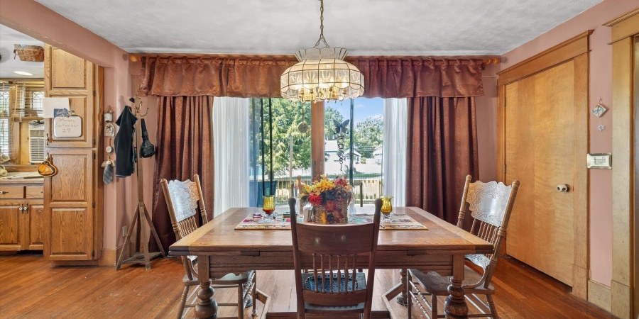 430 W Spring Street, Bloomfield, Indiana 47424-1110,MLS,202539687