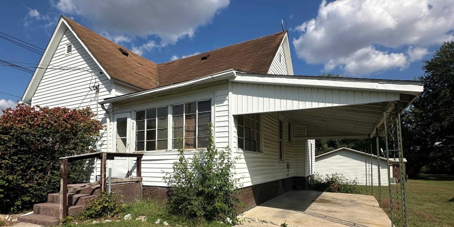 489 NE 11th Street, Linton, Indiana 47441,MLS,202539752