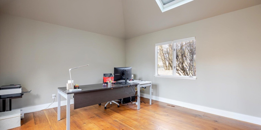 1227 S Pickwick Point, Bloomington, Indiana 47401,MLS,202539767