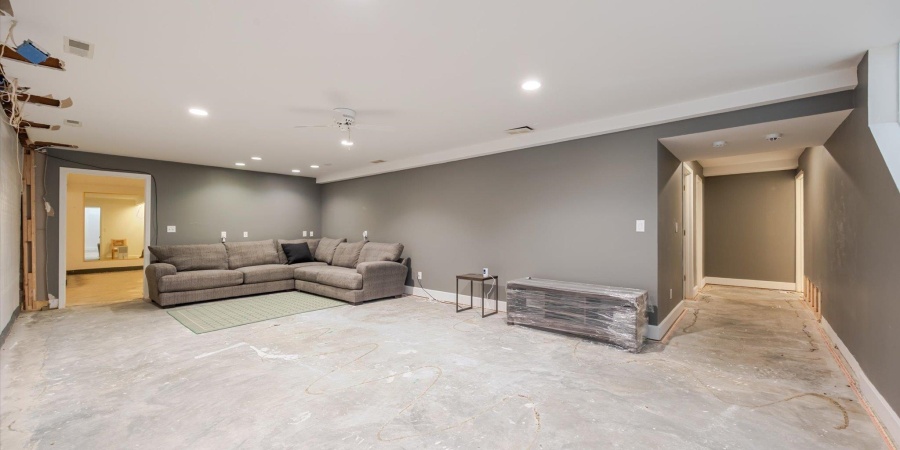 1227 S Pickwick Point, Bloomington, Indiana 47401,MLS,202539767