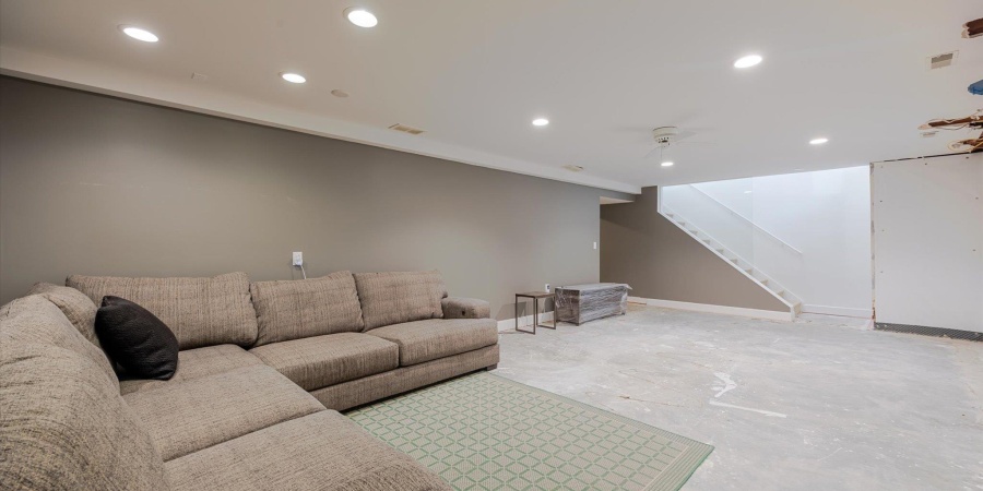 1227 S Pickwick Point, Bloomington, Indiana 47401,MLS,202539767