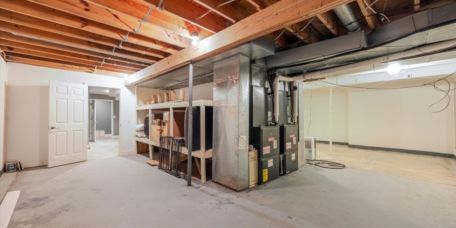 1227 S Pickwick Point, Bloomington, Indiana 47401,MLS,202539767