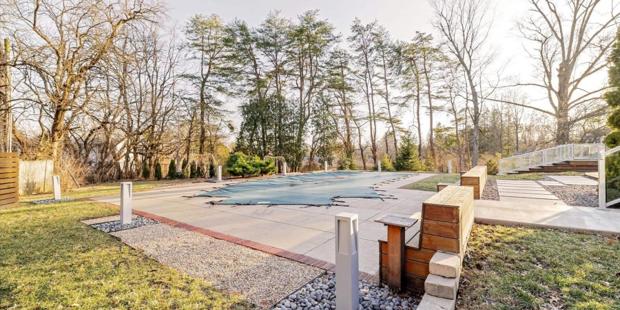 1227 S Pickwick Point, Bloomington, Indiana 47401,MLS,202539767