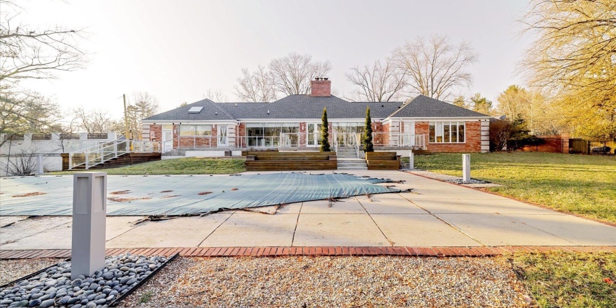 1227 S Pickwick Point, Bloomington, Indiana 47401,MLS,202539767