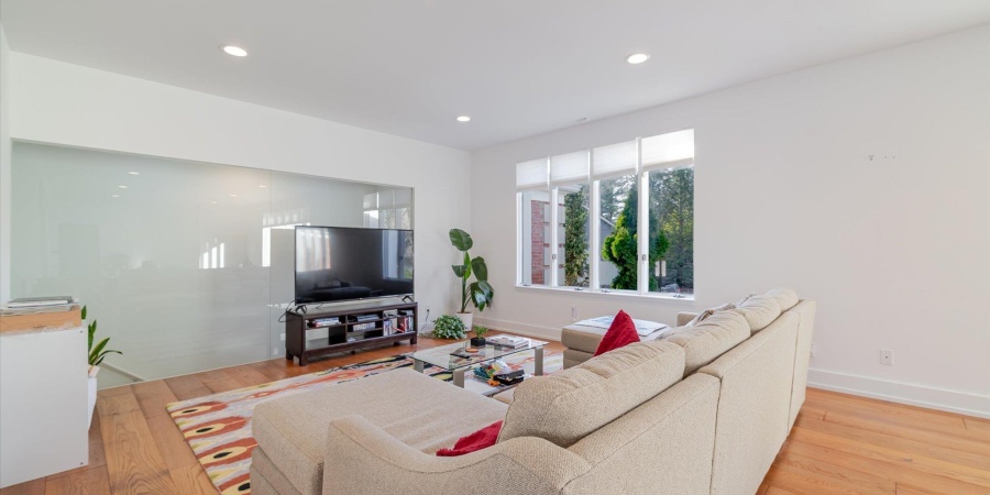 1227 S Pickwick Point, Bloomington, Indiana 47401,MLS,202539767