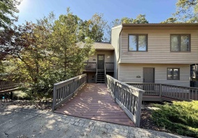 1849 E Waters Edge Drive, Bloomington, Indiana 47401,MLS,202539977