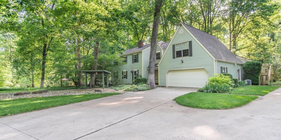 4427 W Tanglewood Road, Bloomington, Indiana 47404,MLS,202540374