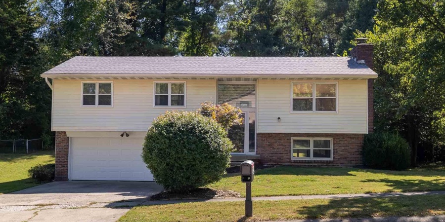 538 N Park Ridge Road, Bloomington, Indiana 47408,MLS,202540401