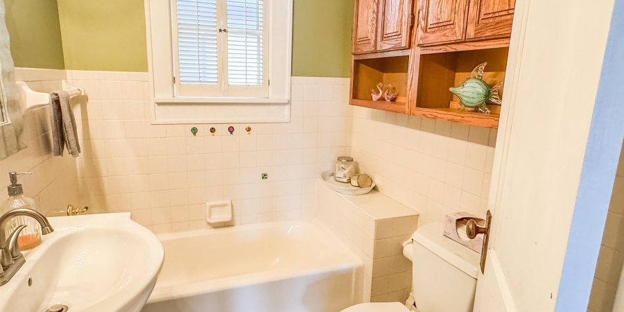 1512 3rd Street, Bedford, Indiana 47421,MLS,202540435