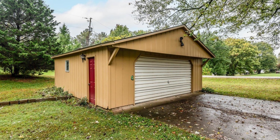 3626 E Rogers Road, Bloomington, Indiana 47401-9604,MLS,202540562