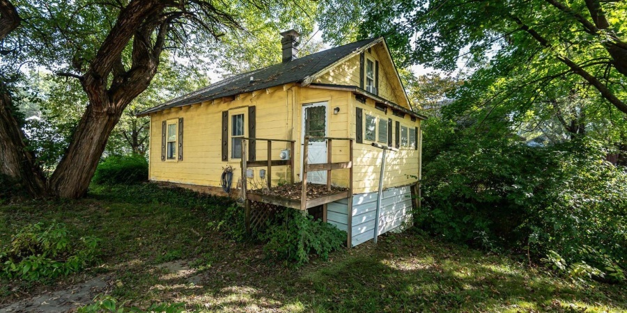 714 N Fairview Street, Bloomington, Indiana 47404-3401,MLS,202540732