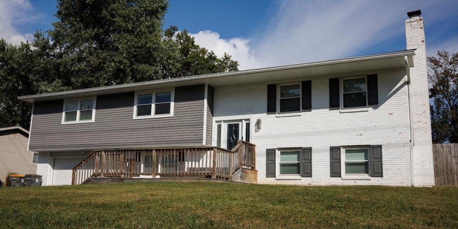 121 S Smith Road, Bloomington, Indiana 47408,MLS,202540772