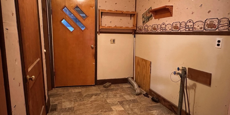 107 W Hancock Ave, Mitchell, Indiana 47446,MLS,202541140