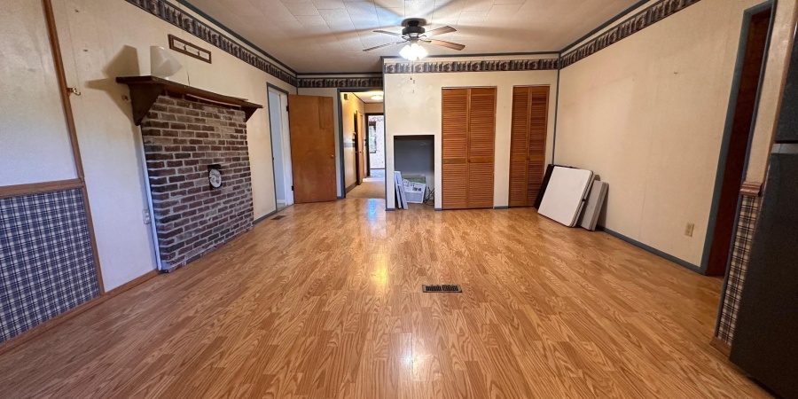 107 W Hancock Ave, Mitchell, Indiana 47446,MLS,202541140