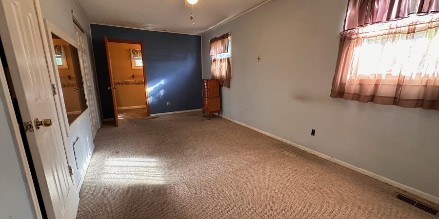 107 W Hancock Ave, Mitchell, Indiana 47446,MLS,202541140