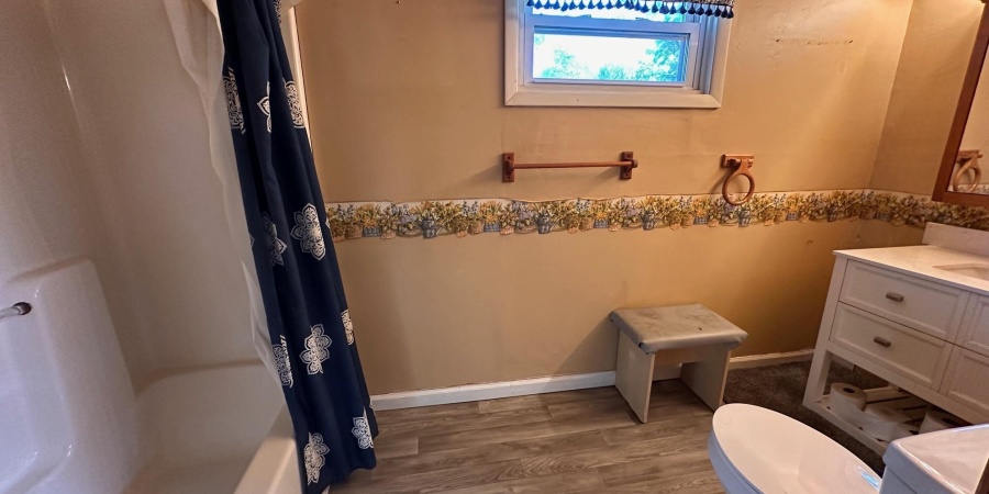 107 W Hancock Ave, Mitchell, Indiana 47446,MLS,202541140