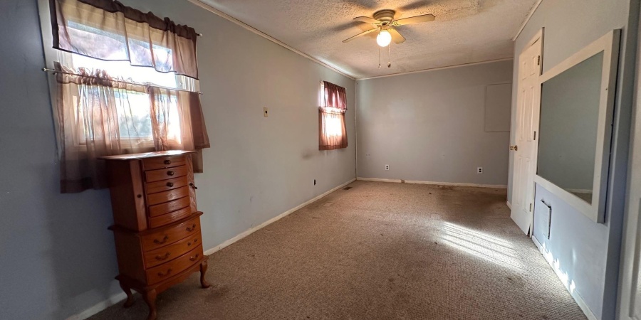 107 W Hancock Ave, Mitchell, Indiana 47446,MLS,202541140